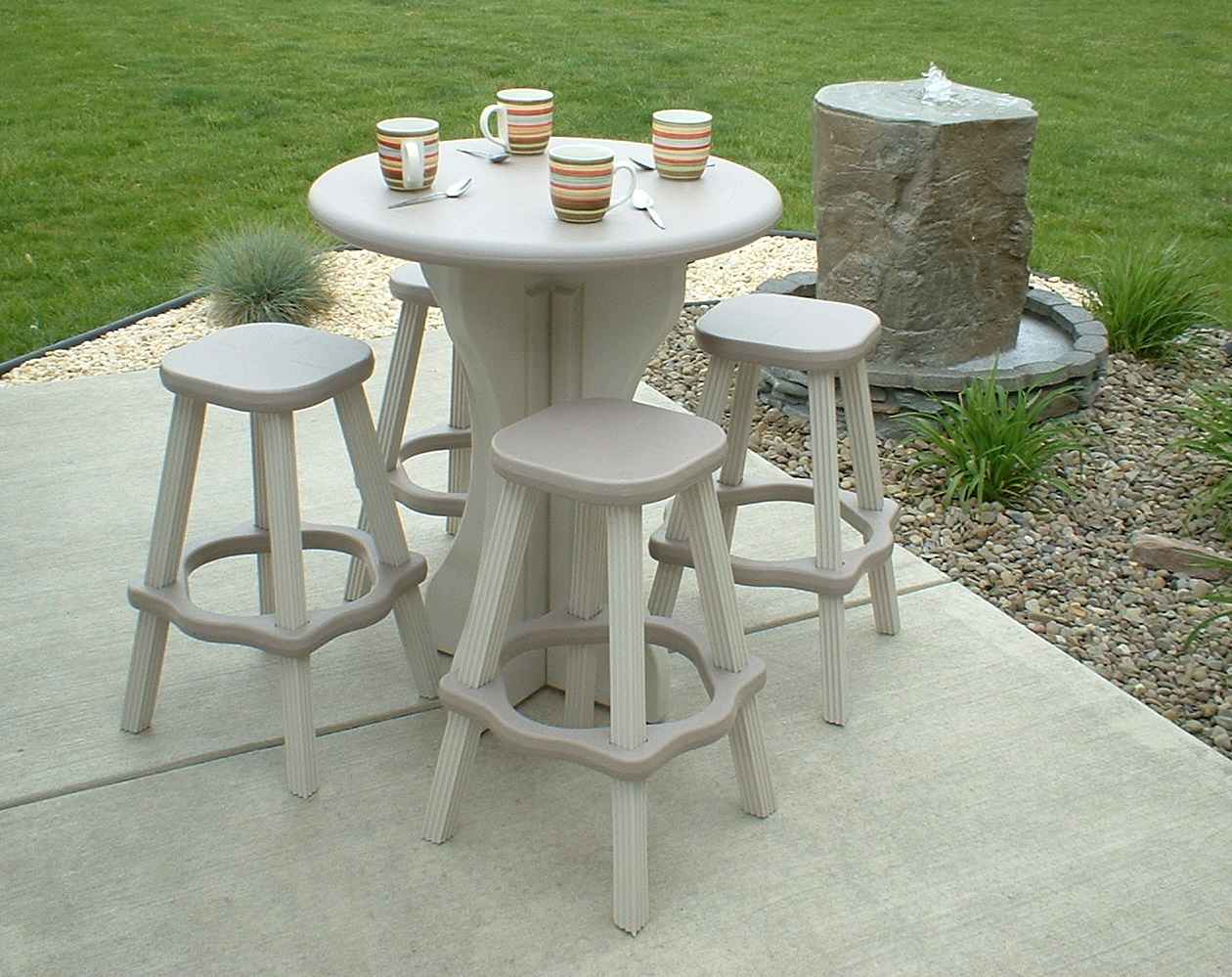 LA Bistro set on patio taupe.jpg